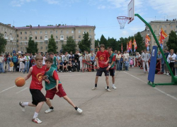 Юные волгоградцы сыграли в уличный баскетбол