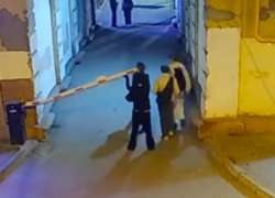 Детки без тормозов кошмарят волгоградский двор: "подвиги" сняли на видео