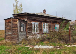 Так выглядит тихий ужас: дореволюционный барак и аварийную трехэтажку снесут на юге Волгограда