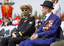 Губернатор Андрей Бочаров обязал обойти всех ветеранов