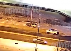 Чудом выжившую в ДТП девушку спасают в реанимации в Волжском