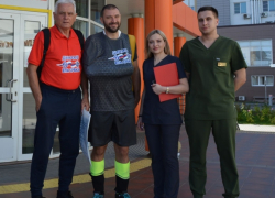 Травмированного в Элисте сербского футболиста вылечили врачи в Волгограде