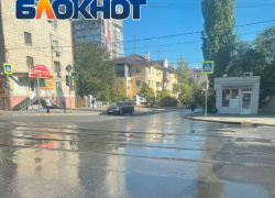 ЧП залило сразу четыре улицы в Волгограде