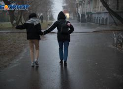 Снегодождь и гололед продолжают кошмарить волгоградцев 