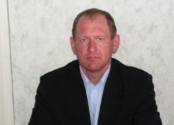 Главу сельского поселения с «барской» фамилией увольняют через суд за близкие отношения с сыном под Волгоградом