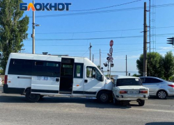 Авария «шестерки» с маршруткой №160 парализовала движение по мосту Волжской ГЭС