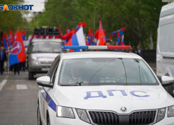 Волгоградец разъезжал на машине с дискредитирующим ВС РФ лозунгом