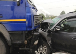 Водитель и пассажир Toyota погибли в лобовом столкновении с фурой в Волгоградской области
