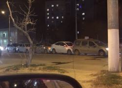 Массовое ДТП произошло на месте срезанного асфальта в Волгограде