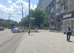 Волгоградцы боятся получить солнечный удар из-за пропавшего павильона на остановке