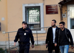 Волгоградских пранкеров в полицейской форме привлекли к штрафу и аресту