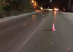 Из-под машины торчали ноги: иномарка сбила лежащего на дороге волгоградца 