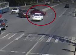 Четыре человека ранены в ДТП в центре Волгограда: младшей - 7 месяцев 