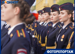 Волгоградские красавицы прошли строем на репетиции парада Победы 