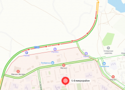 На трассе под Волгоградом образовалась гигантская пробка из-за горящей фуры