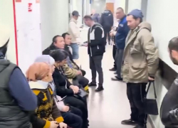 «Полиция, открывайте»: мигрантов массово доставили в отдел в Волгограде 