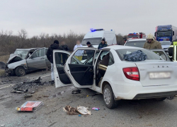 Шокирующее массовое ДТП частично закрыло дорогу под Волгоградом