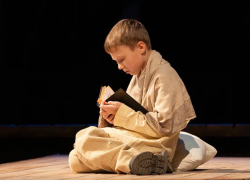 Девятилетняя звезда подрастает на сцене волгоградского НЭТа