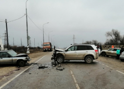 На севере Волгограда в тройном ДТП пострадали три человека