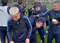 «Суровый коридор» для игроков: «Ротор» внедрил новые странные традиции