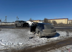 Водитель иномарки скончался в ДТП с внедорожником в Волгограде 