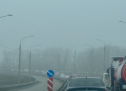 Названа причина пробки на Волгоградском мосту