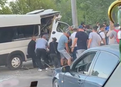 Летели с музыкой и ветерком: попутчики разбившегося на Второй продольной микроавтобуса рассказали подробности