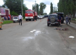 Женщина-водитель на Kia насмерть сбила велосипедиста и протаранила Land Rover под Волгоградом