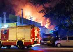 В Волгограде загорелся Тракторный рынок