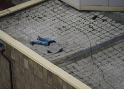 В центре Волгограда с 21-этажной высотки упал подросток