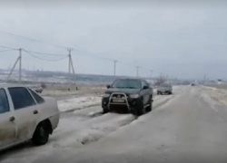 Волгоградцы устроили вынужденный ралли-рейд на замерзшей дороге