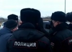 В Волгограде попало на видео задержание бастующих таксистов