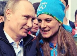 Елена Исинбаева удалила из инстаграма* совместное фото с Владимиром Путиным