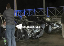 Юноша на Mitsubishi устроил жуткое ДТП и попала на видео в Волгограде