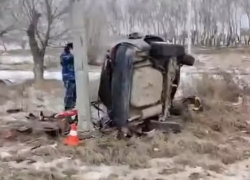 Труп на боку рядом с машиной: на юге Волгограда насмерть разбился 22-летний водитель