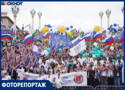 Более 7000 студентов вышли в центр Волгограда