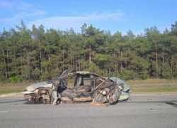 Труп водителя нашли в раскуроченной «десятке» в Волгоградской области