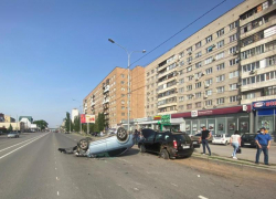 Водитель Ford Focus перевернулся в Волгограде: среди пострадавших ребенок