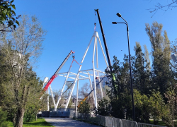 Ювелирная работа монтажников  уникального объекта попала на видео в центре Волгограда
