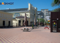 На площади Центрального рынка Волгограда массово грабили подростков