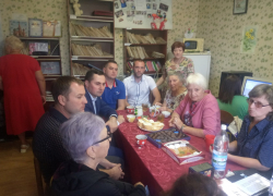 Фракция ЛДПР в гордуме Волгограда начала работу с чаепития 