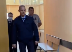 В Камышине рулевого катера заключили под стражу после гибели полицейского с 12-летним сыном: видео