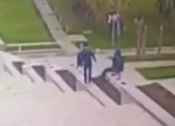Смертельное падение рабочего с высоты на Мамаевом кургане попало на видео