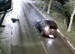 Задержан водитель, сбивший насмерть инвалида в Волжском: видео