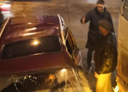 Дагестанец на фуре врезался в Mitsubishi на юге Волгограда, отправив водителя в больницу
