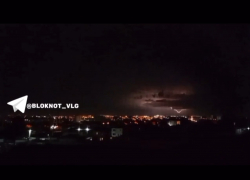 Мощный шторм обрушился ночью на Волгоград: видео