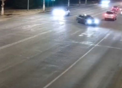 Выехавшего на встречку в Волгограде водителя наказали в  ХМАО — Югре 