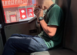 Запретить есть беляши в общественном транспорте требуют жители Волгограда 