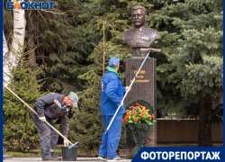 Шваброй по лицу Сталина проехались в Волгограде