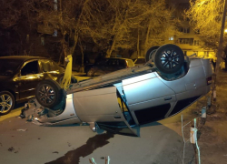 Пьяный волжанин без прав протаранил на автомобиле друга пять машин